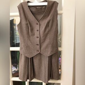 Vintage Brown Houndstooth Vest and Skirt Size: Medium